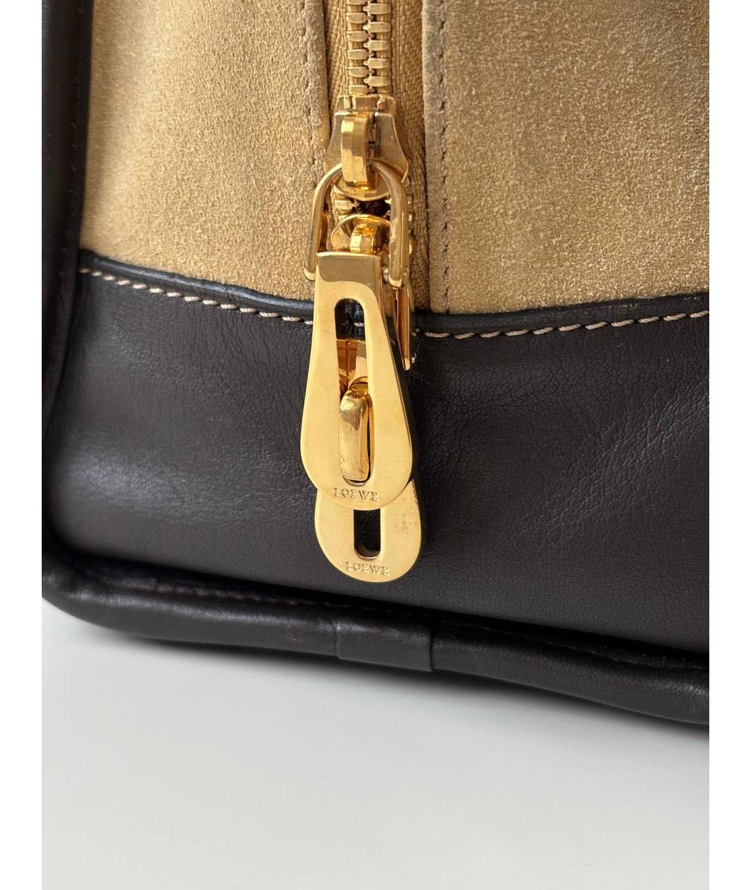 LOEWE Бежевая замшевая сумка с короткими ручками, фото 6