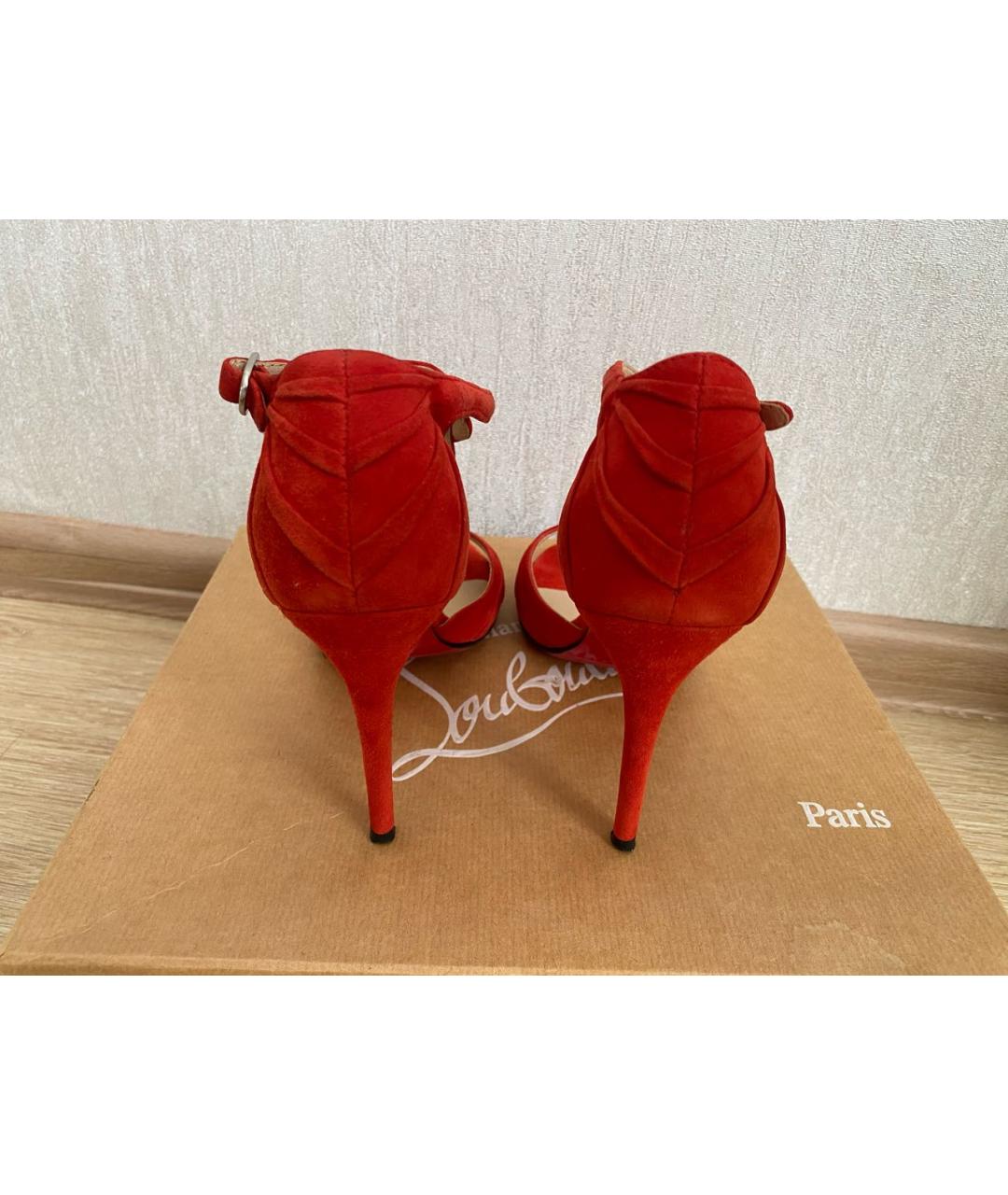 CHRISTIAN LOUBOUTIN Красные замшевые босоножки, фото 3
