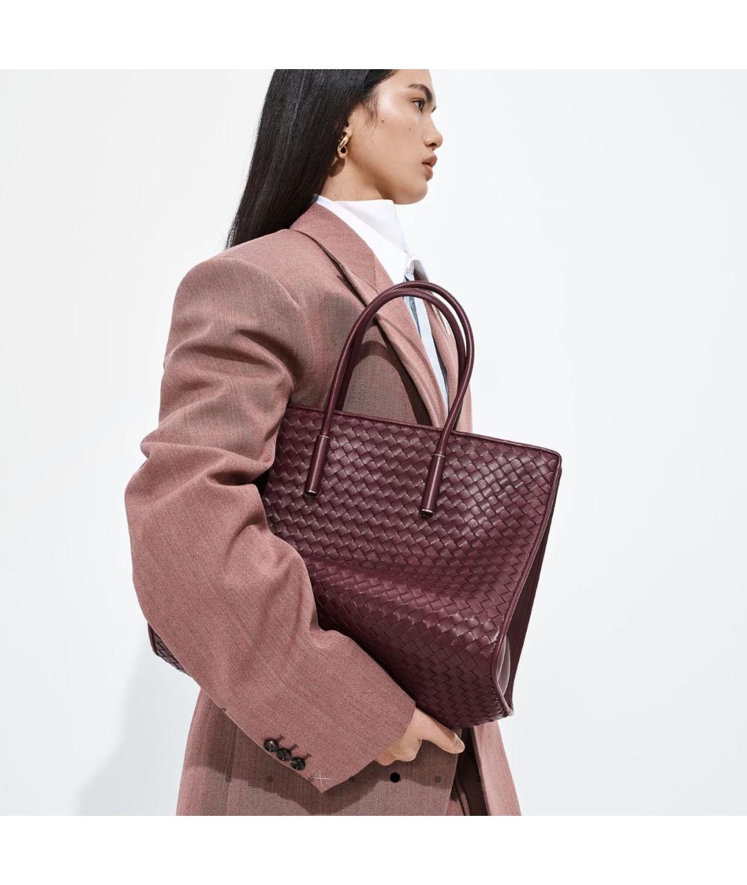 BOTTEGA VENETA Бордовая кожаная сумка тоут, фото 3