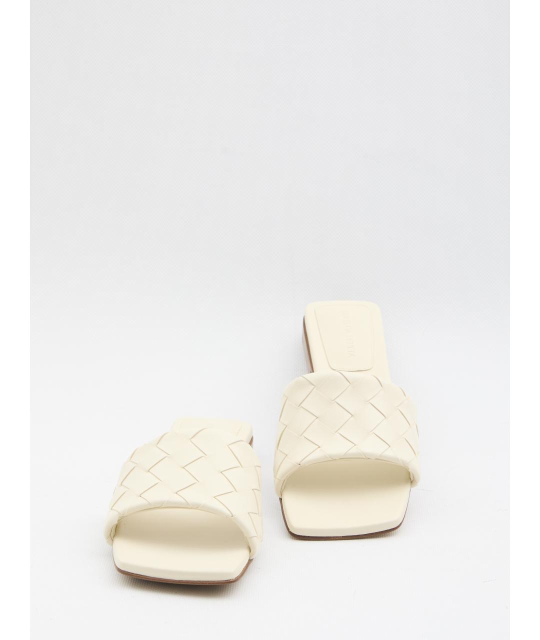 BOTTEGA VENETA Бежевые кожаные шлепанцы, фото 4