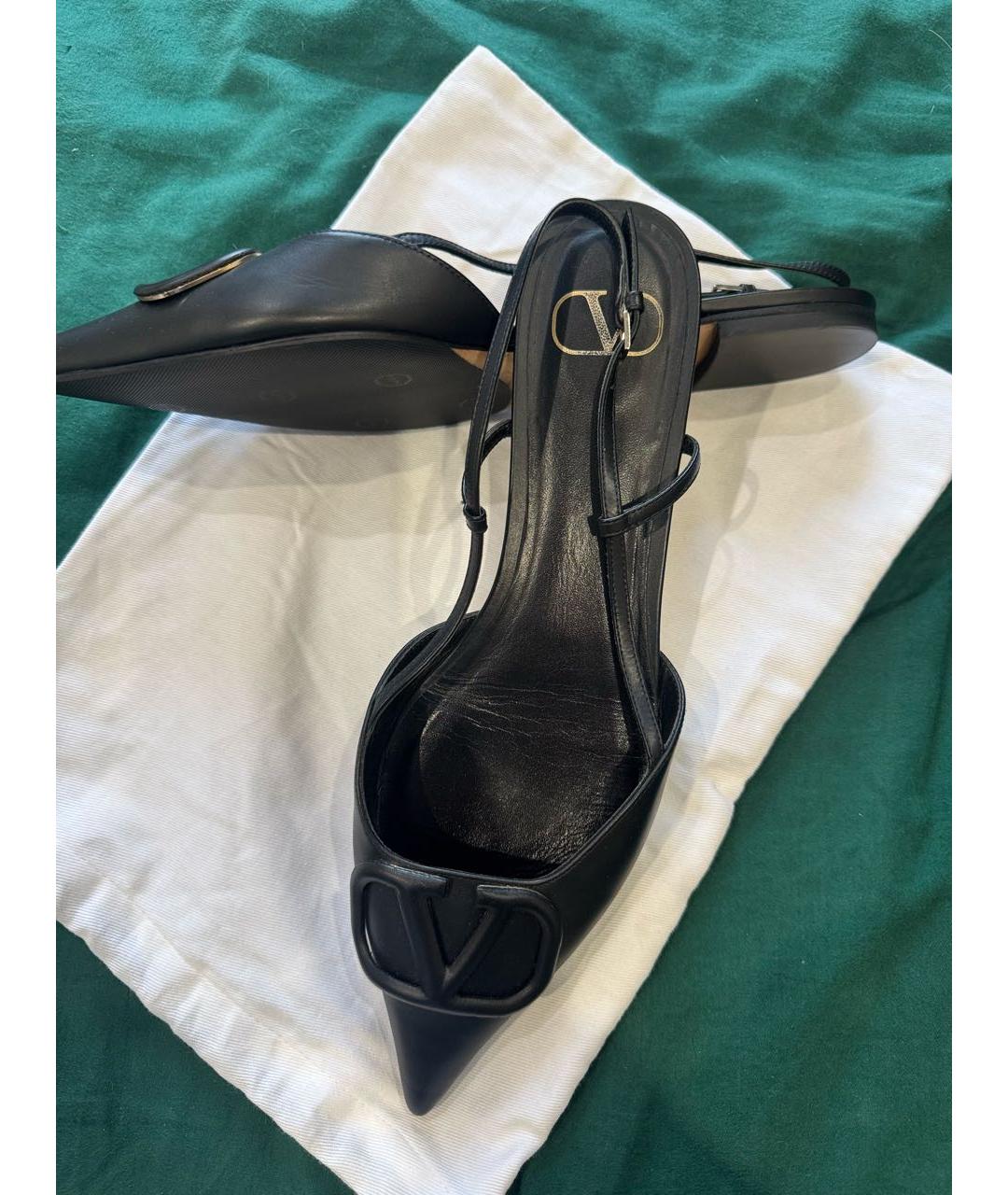 VALENTINO Черные кожаные лодочки на низком каблуке, фото 2