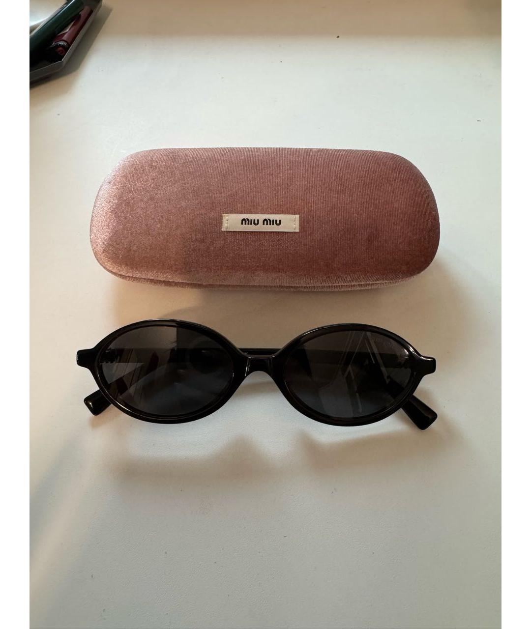 MIU MIU Черные пластиковые солнцезащитные очки, фото 4