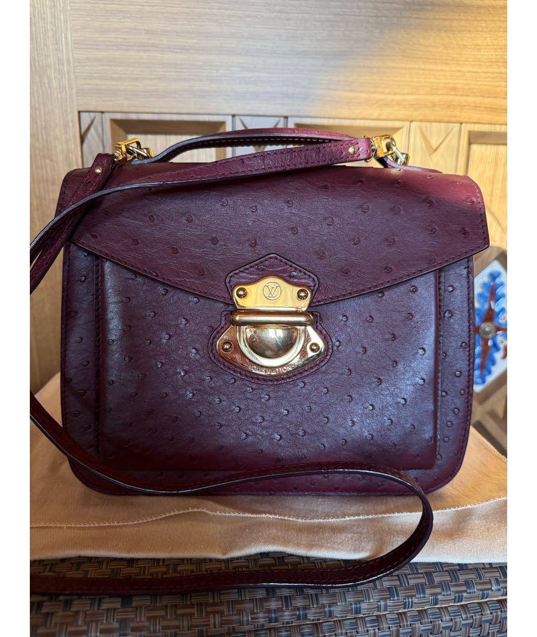 LOUIS VUITTON Бордовая сумка через плечо из экзотической кожи, фото 2