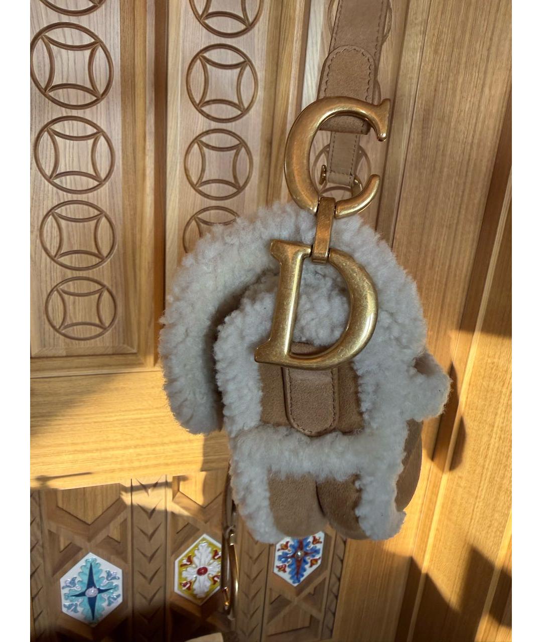 CHRISTIAN DIOR Бежевая замшевая сумка с короткими ручками, фото 5