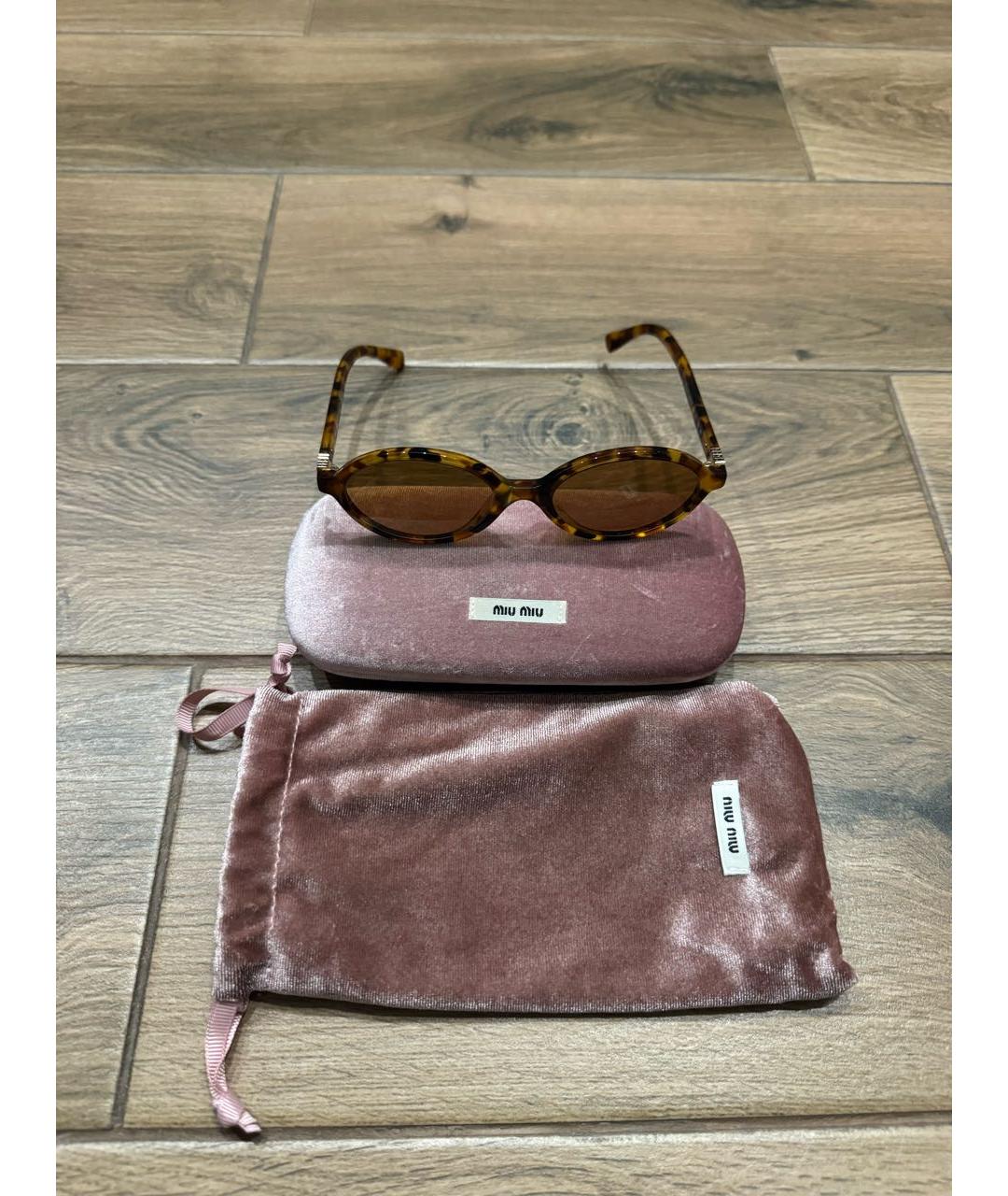 MIU MIU Коричневые пластиковые солнцезащитные очки, фото 3