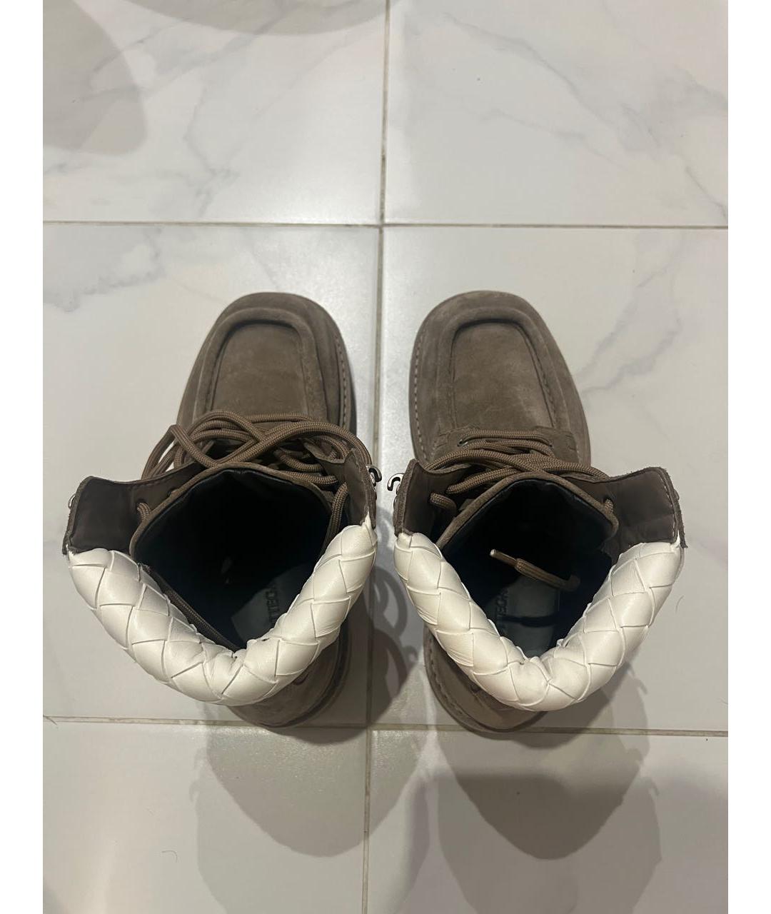 BOTTEGA VENETA Бежевые замшевые высокие ботинки, фото 4