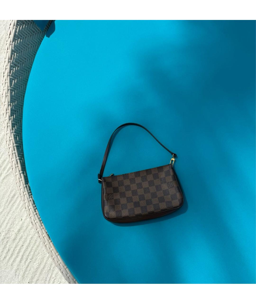 LOUIS VUITTON Коричневая сумка с короткими ручками, фото 5