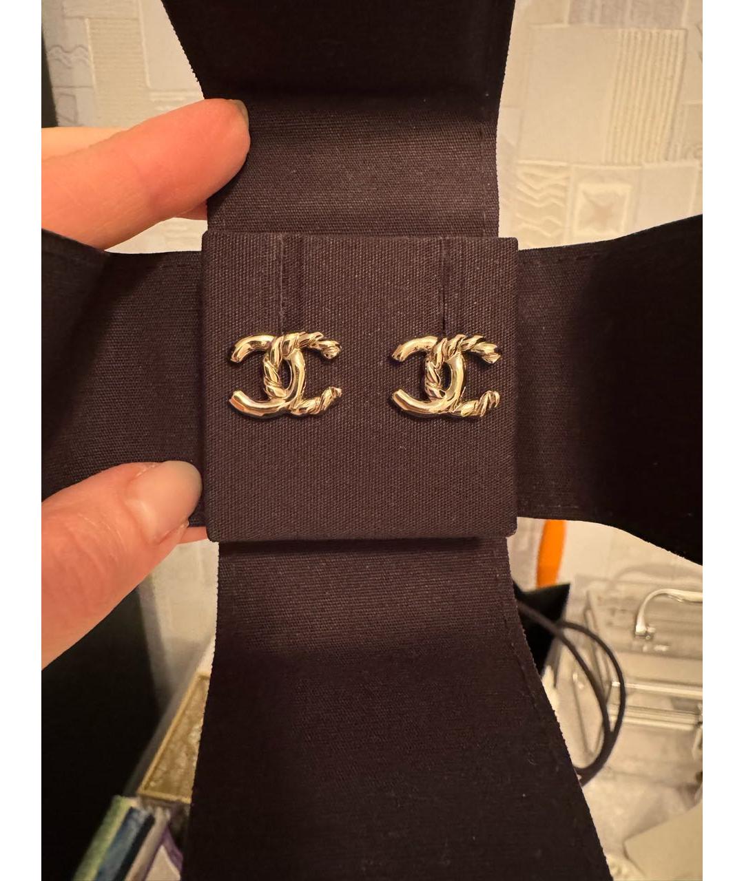 CHANEL Золотые металлические серьги, фото 5