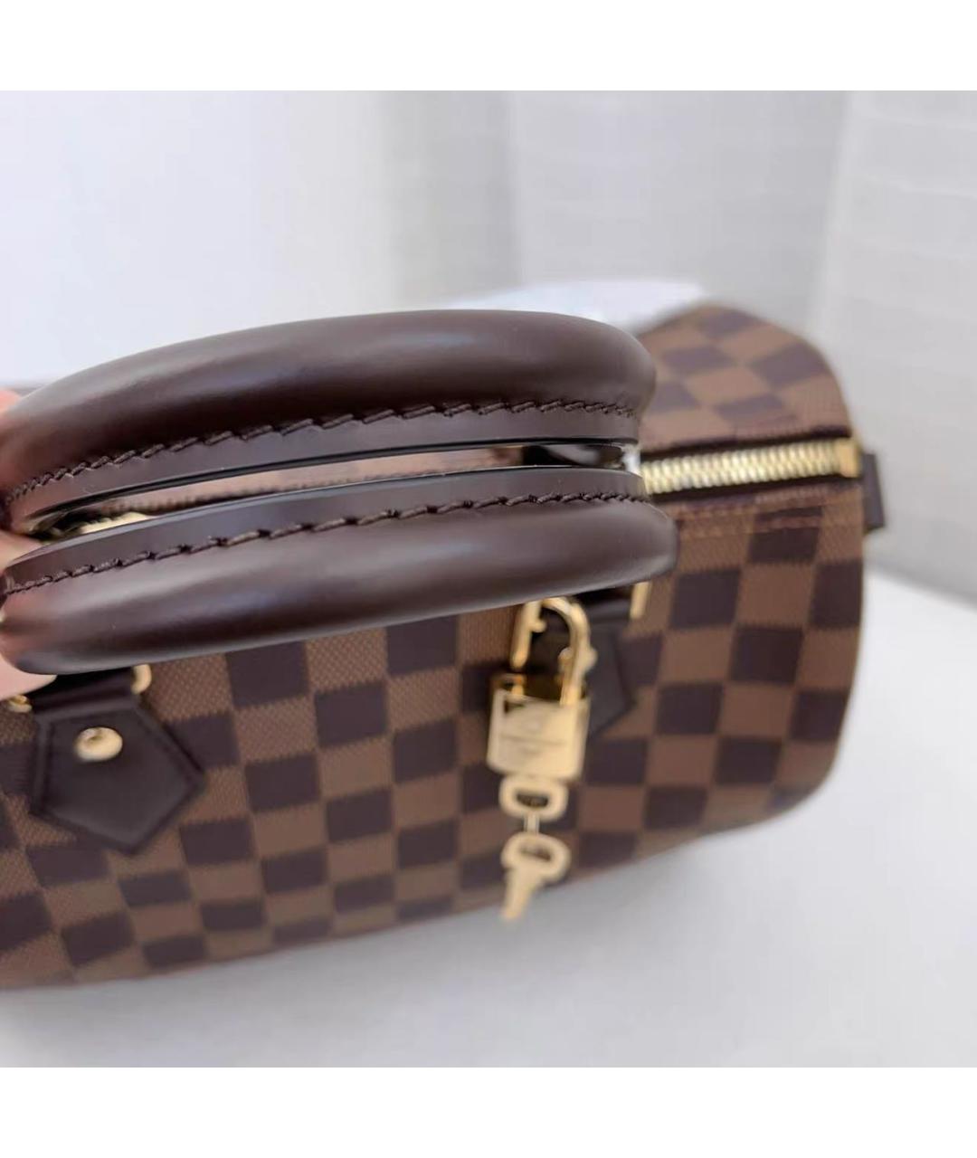 LOUIS VUITTON Коричневая кожаная сумка с короткими ручками, фото 5