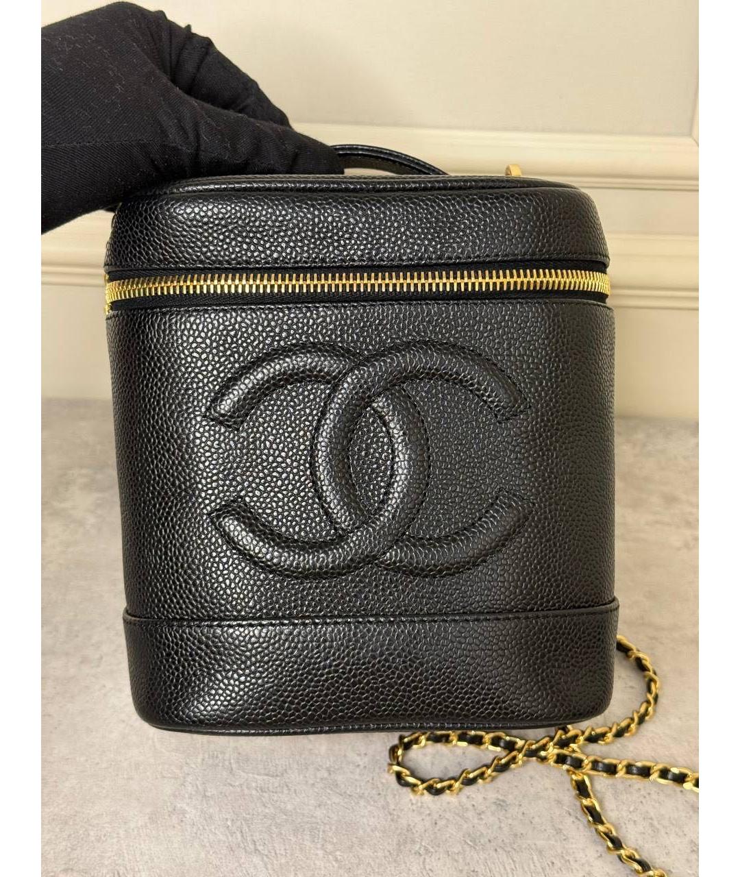 CHANEL Черная сумка с короткими ручками из лакированной кожи, фото 6