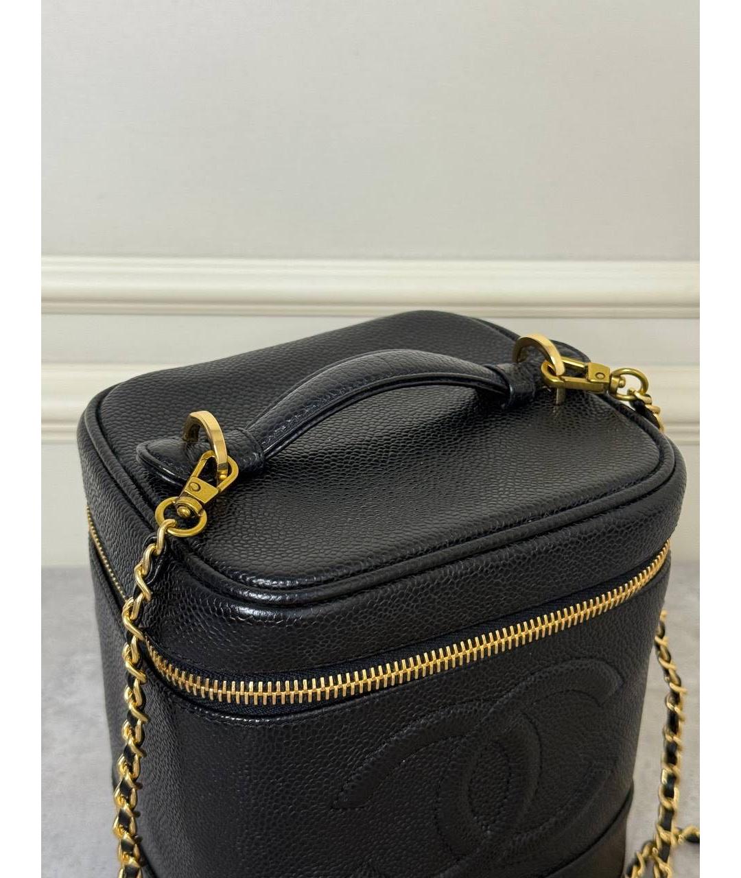 CHANEL Черная сумка с короткими ручками из лакированной кожи, фото 5