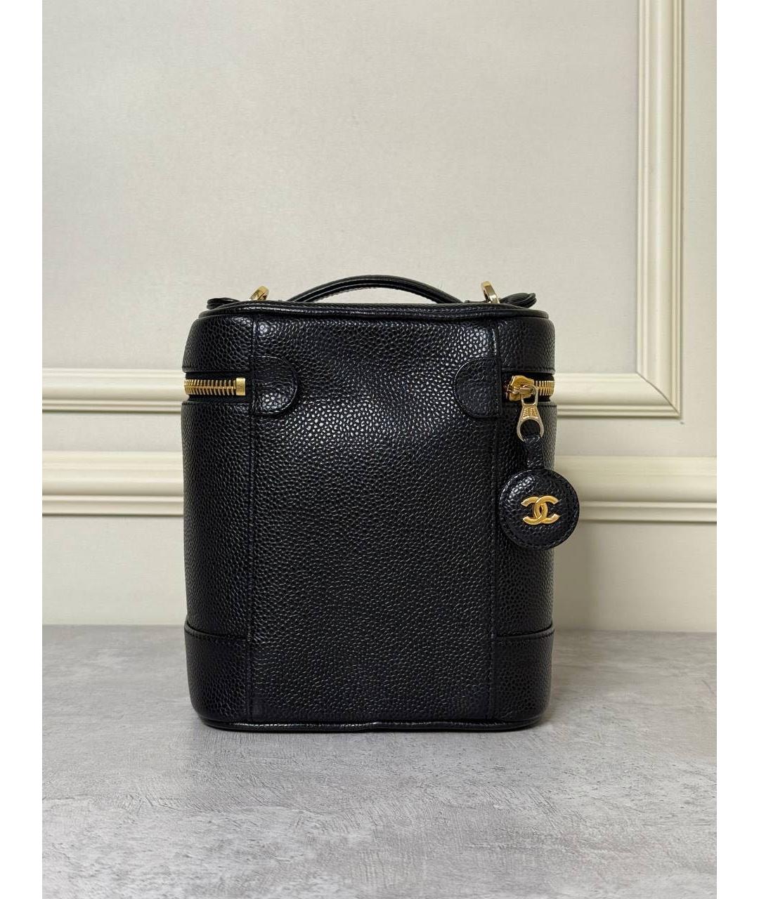 CHANEL Черная сумка с короткими ручками из лакированной кожи, фото 3