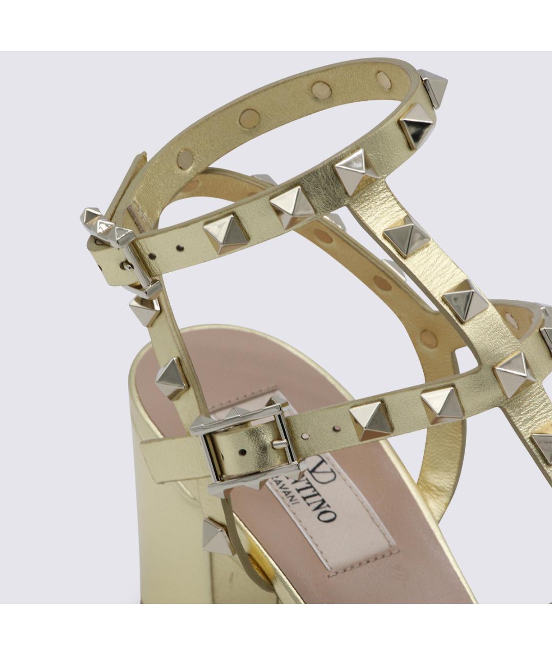 VALENTINO Золотые кожаные босоножки, фото 4