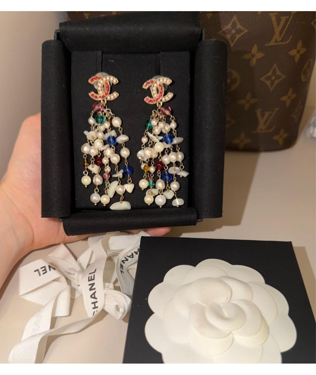 CHANEL Белые серебряные серьги, фото 2