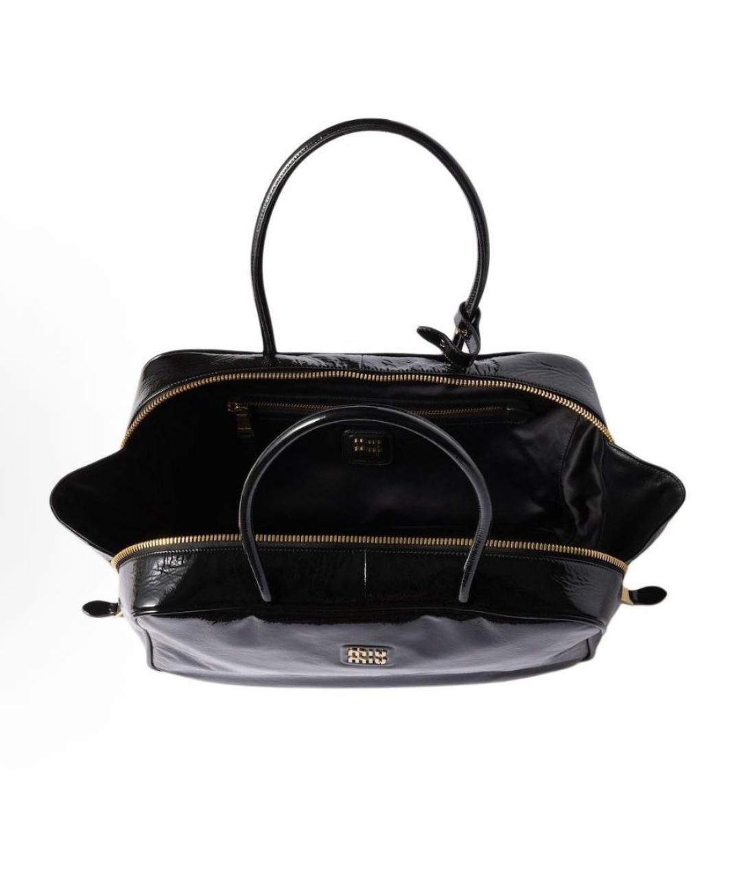 MIU MIU Черная сумка с короткими ручками из лакированной кожи, фото 4