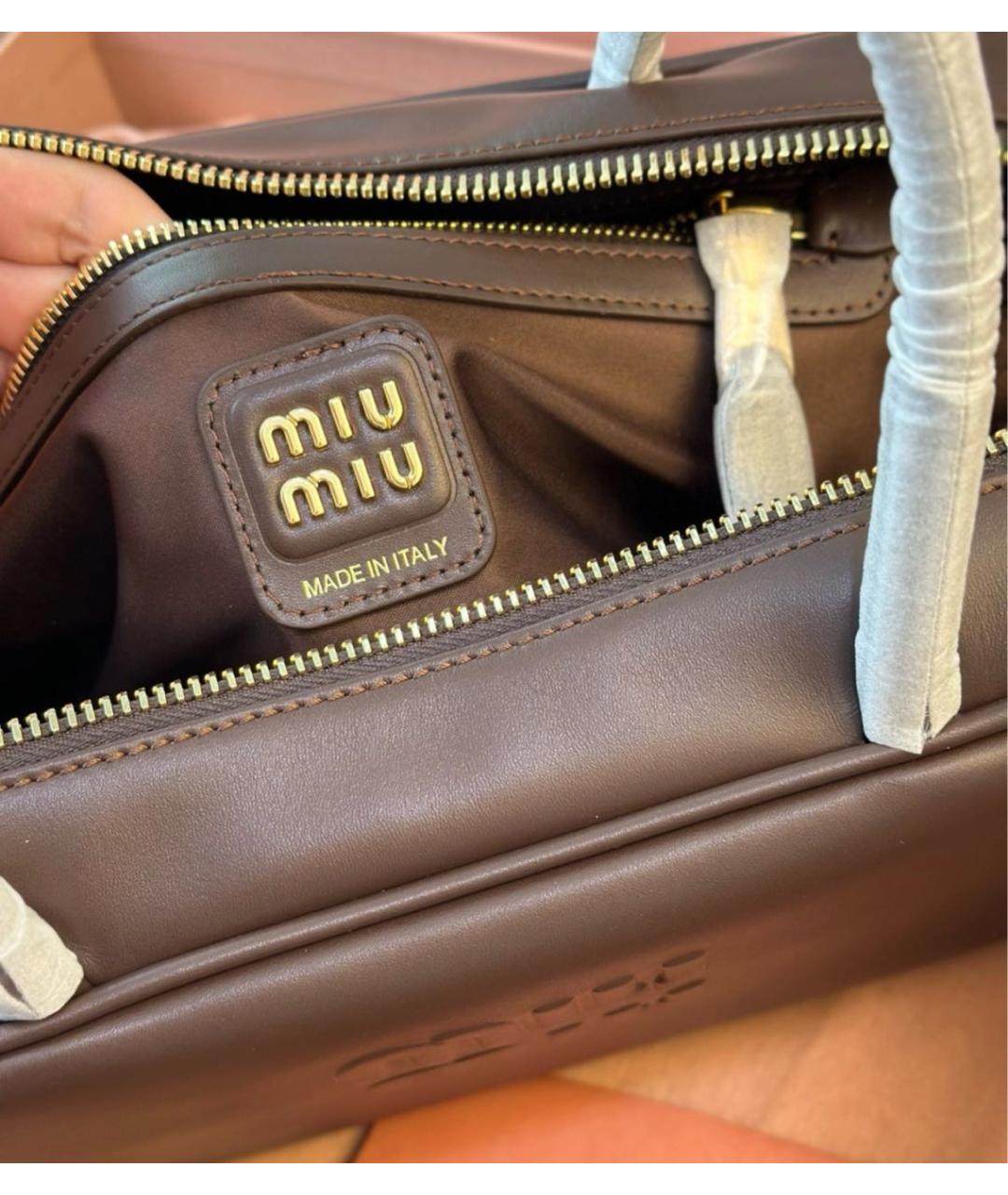 MIU MIU Коричневая кожаная сумка с короткими ручками, фото 8
