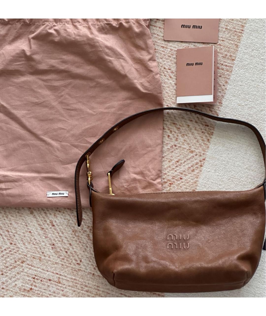 MIU MIU Коричневая кожаная сумка с короткими ручками, фото 6