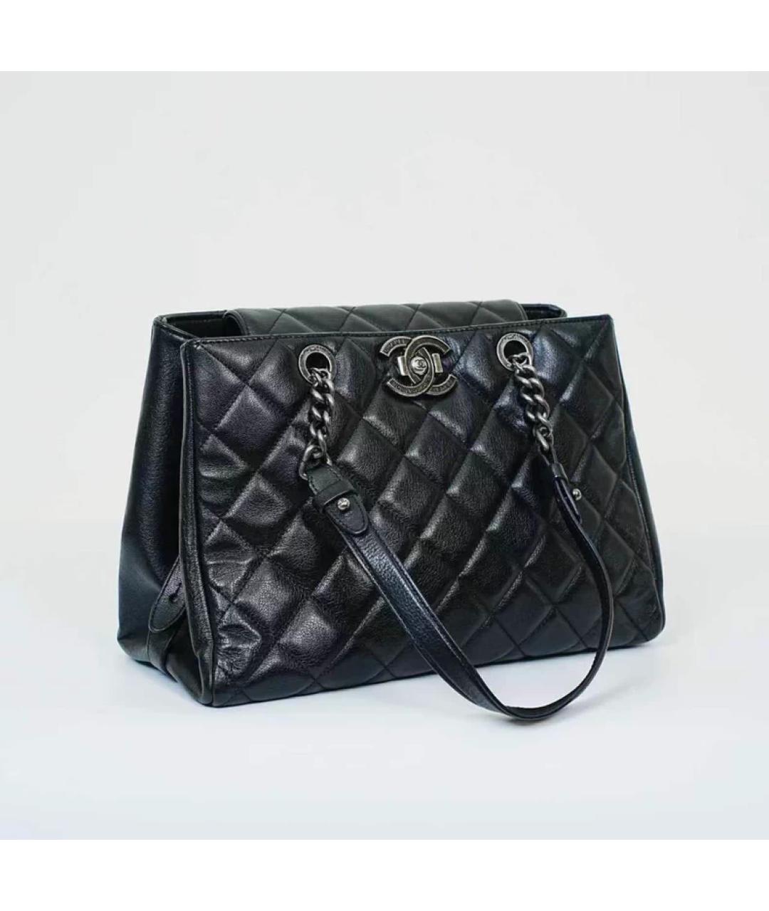 CHANEL Черная кожаная сумка с короткими ручками, фото 6