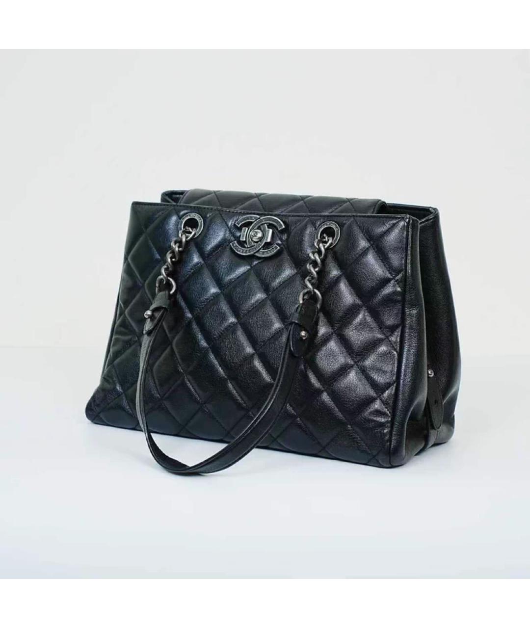 CHANEL Черная кожаная сумка с короткими ручками, фото 2