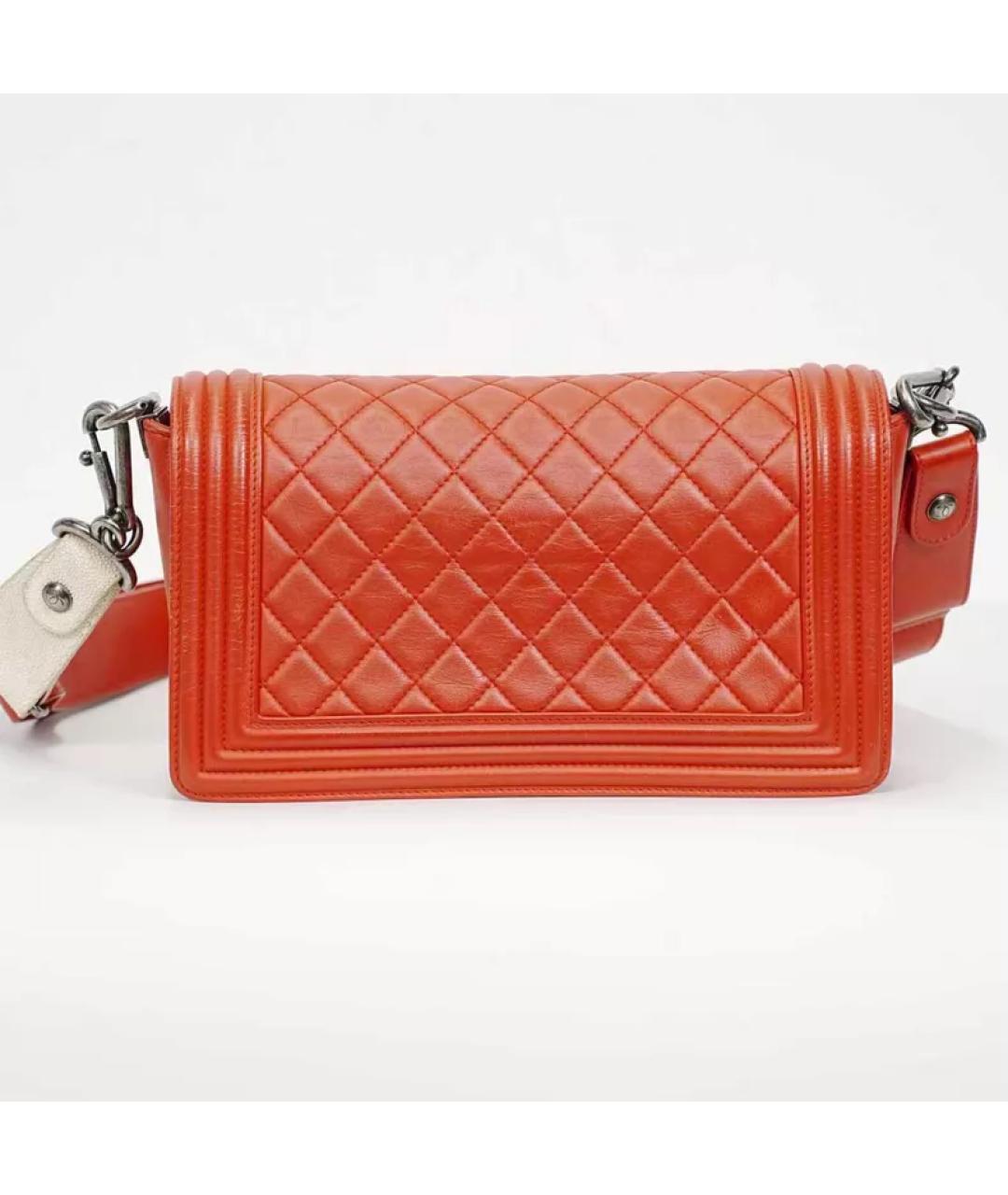 CHANEL Красная кожаная сумка через плечо, фото 4
