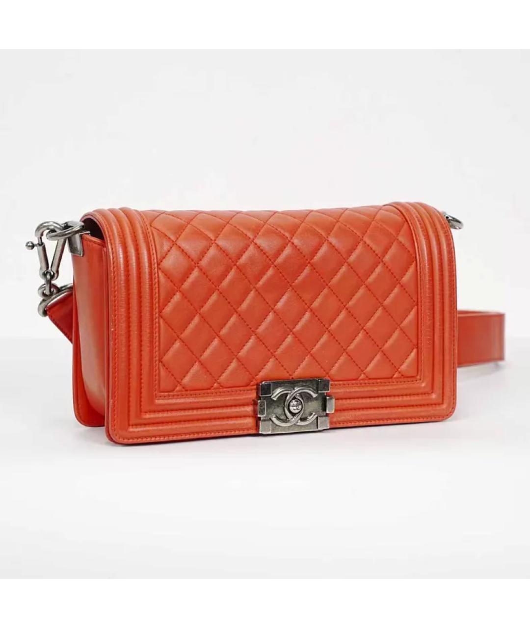 CHANEL Красная кожаная сумка через плечо, фото 2