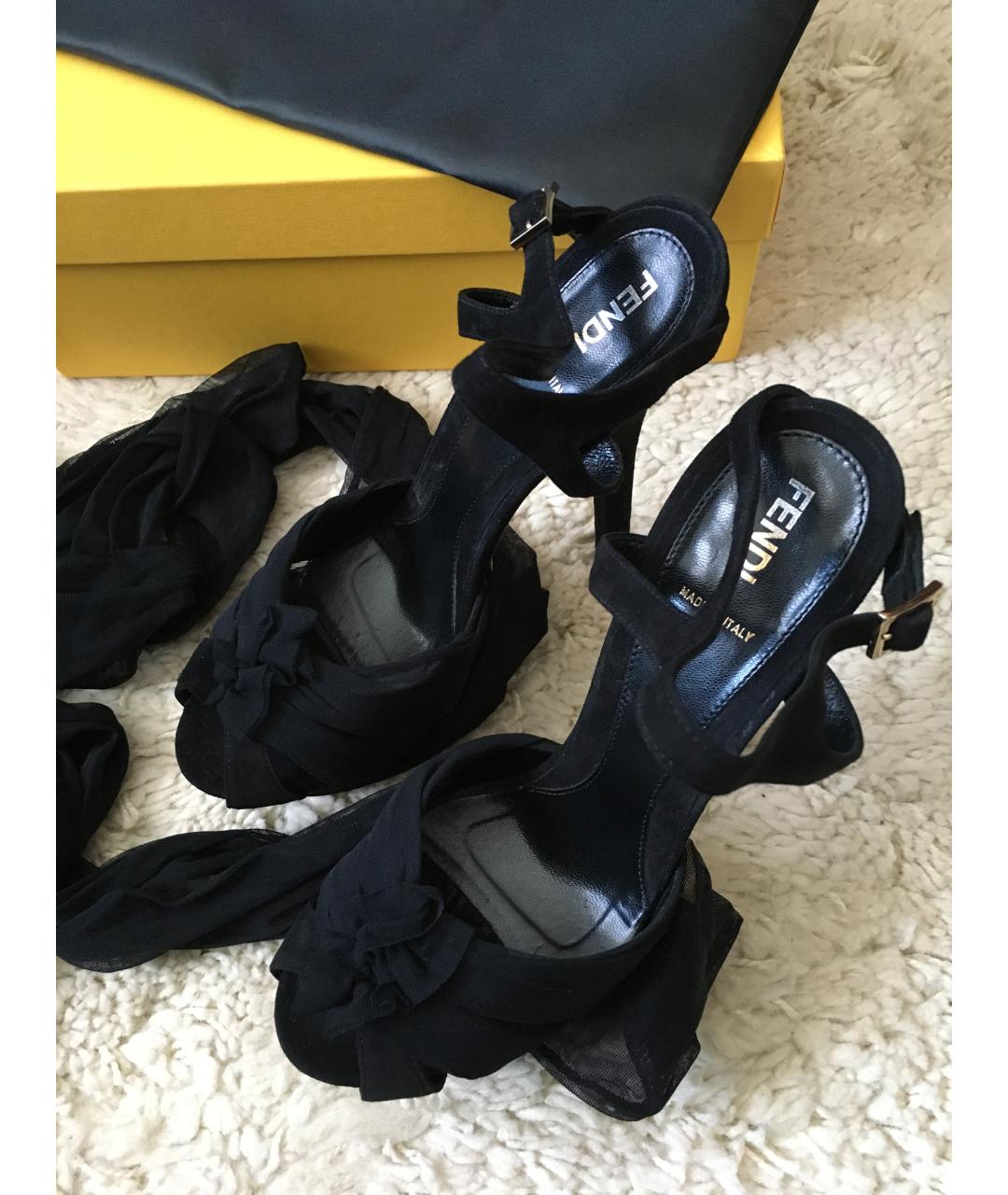 FENDI Черные замшевые босоножки, фото 2