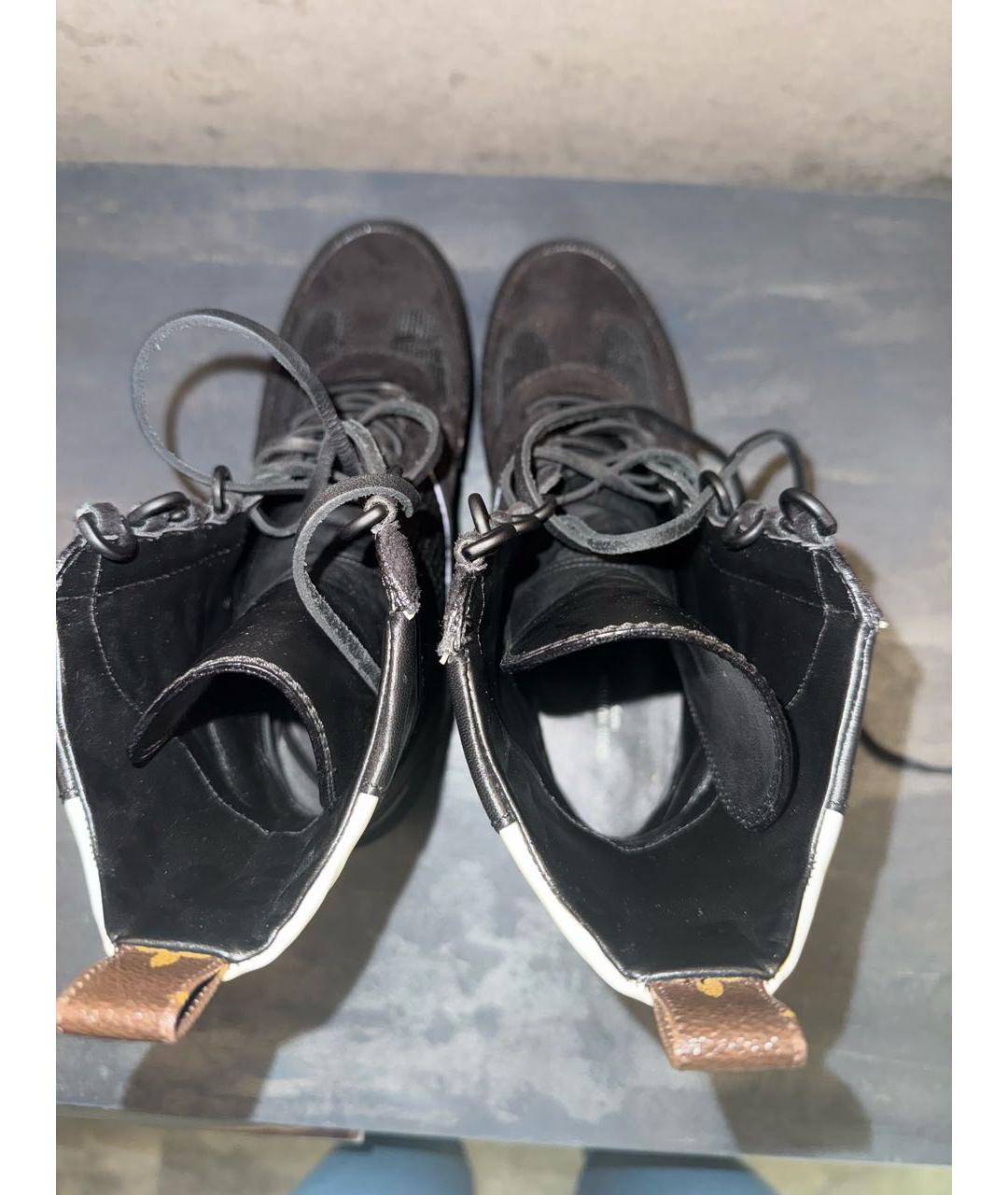 LOUIS VUITTON Черные замшевые ботинки, фото 3