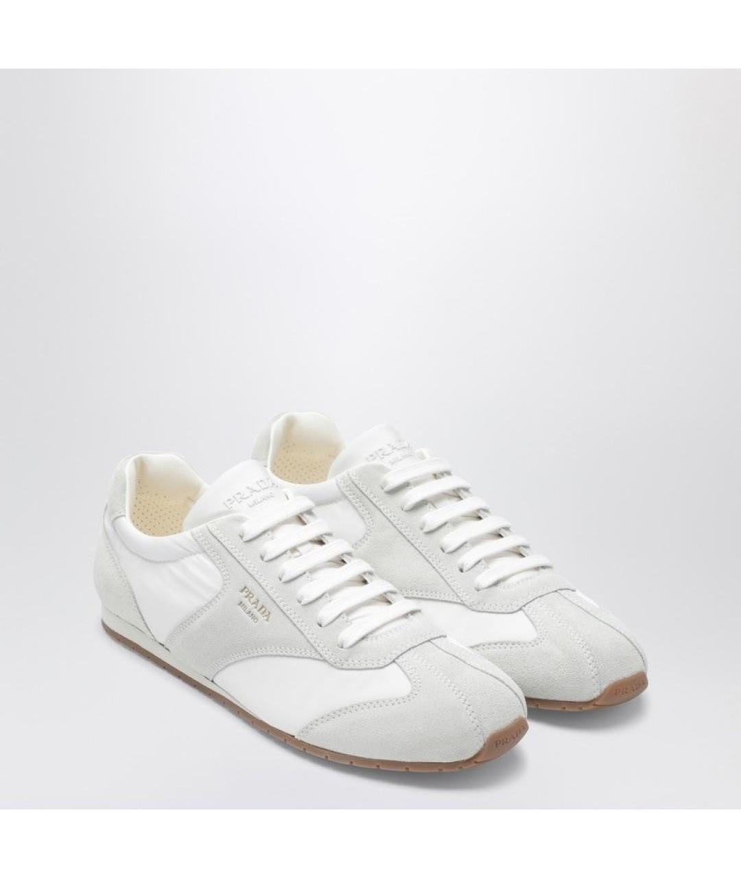 PRADA Белые замшевые низкие кроссовки / кеды, фото 2