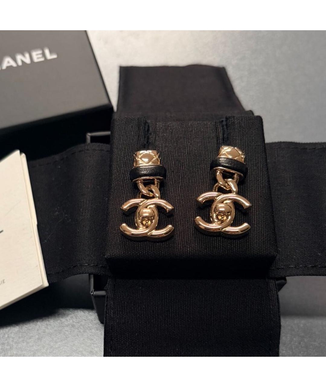 CHANEL Золотые металлические серьги, фото 6
