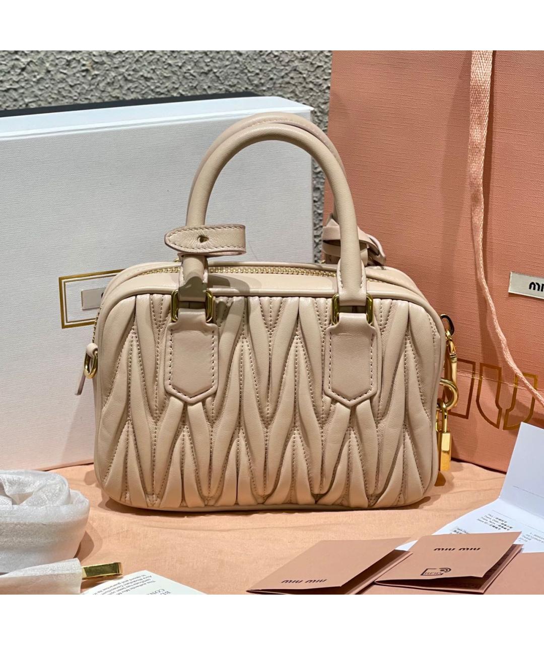 MIU MIU Бежевая кожаная сумка через плечо, фото 3