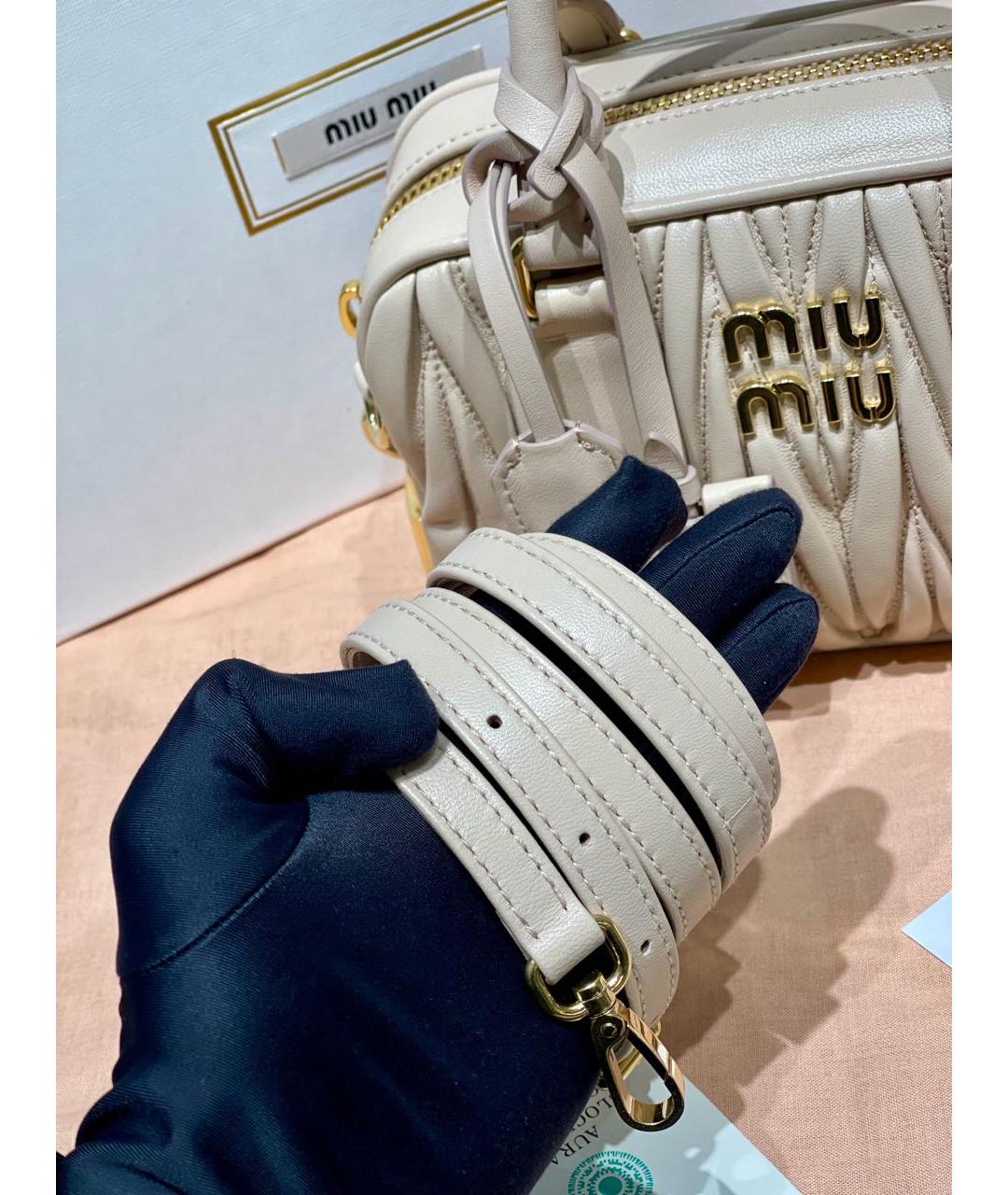 MIU MIU Бежевая кожаная сумка через плечо, фото 7