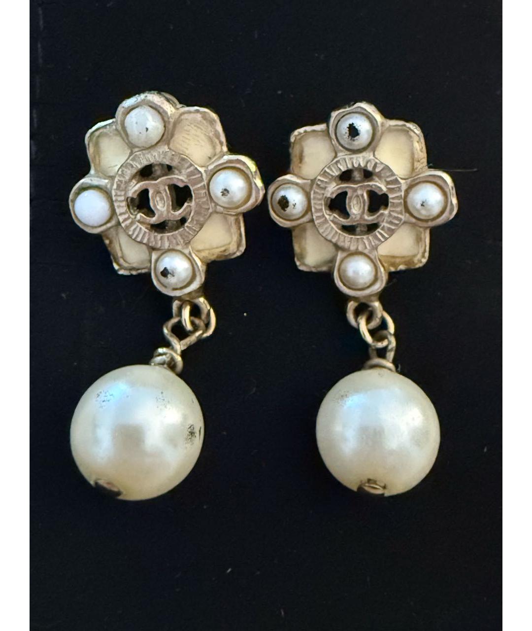 CHANEL Белые латунные серьги, фото 4
