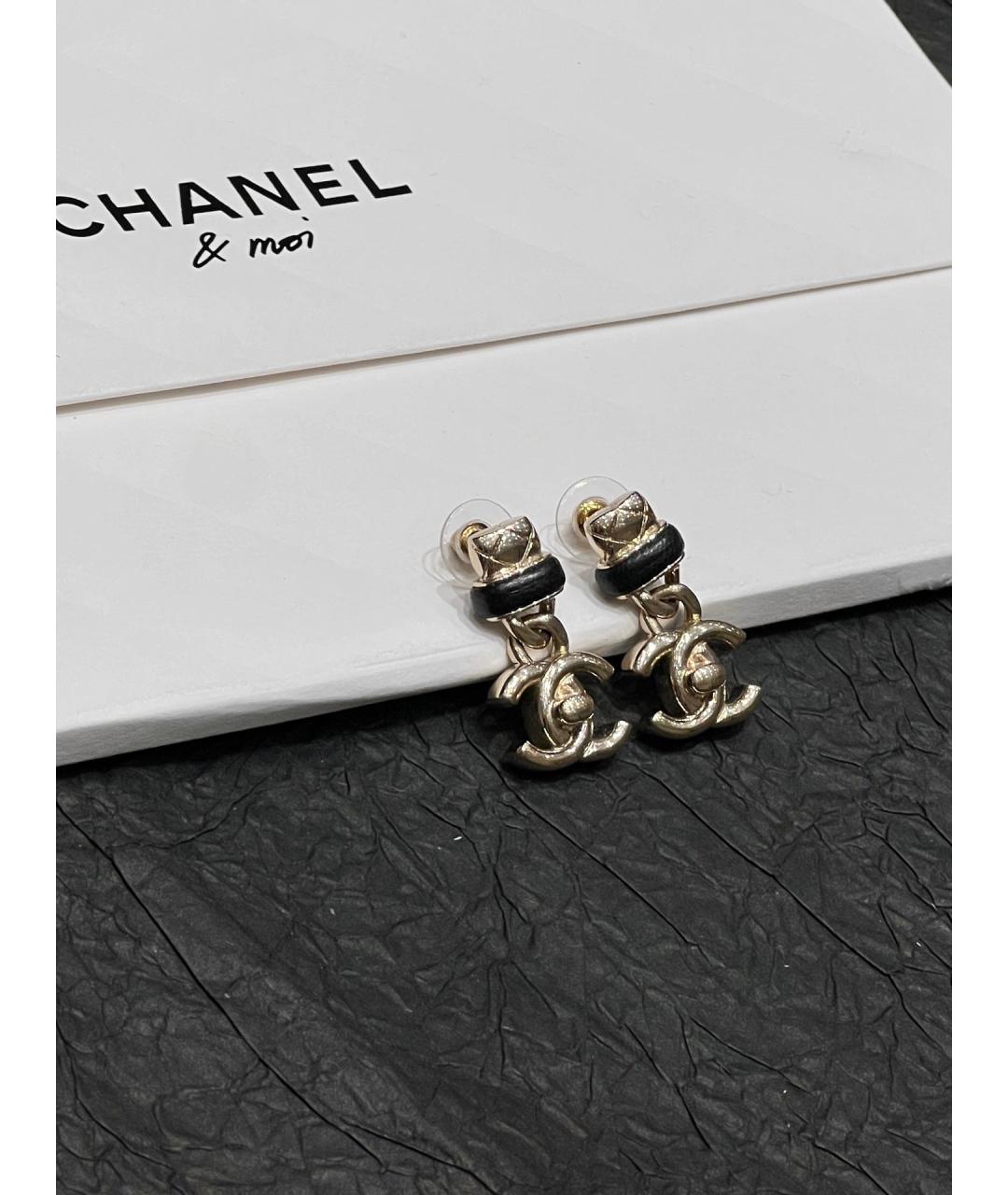 CHANEL Золотые металлические серьги, фото 3