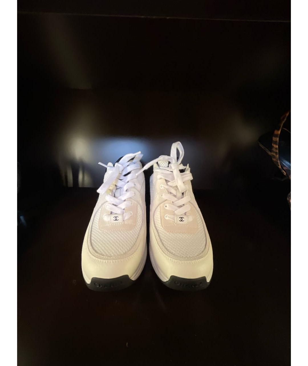CHANEL Белые кожаные кроссовки, фото 2