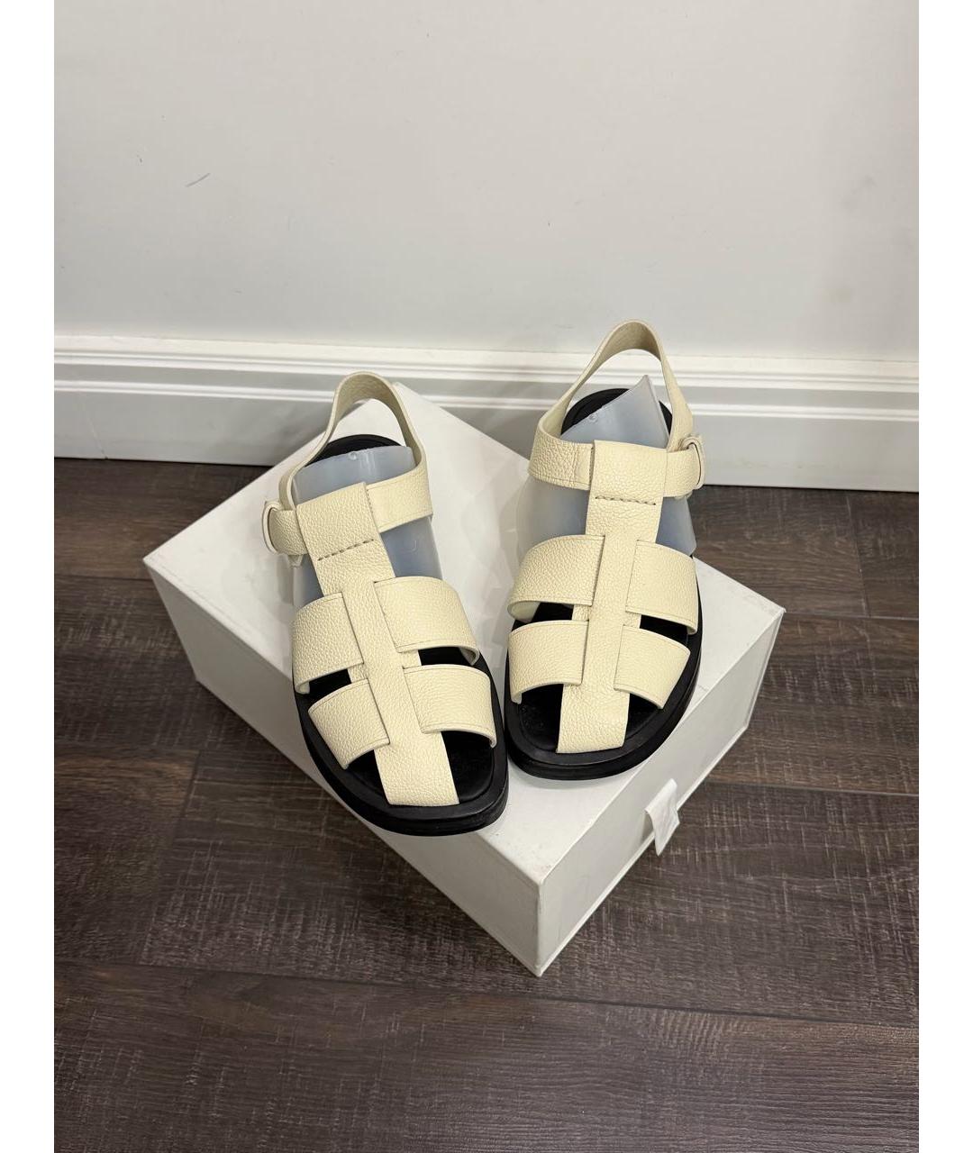 THE ROW Бежевые кожаные сандалии, фото 4