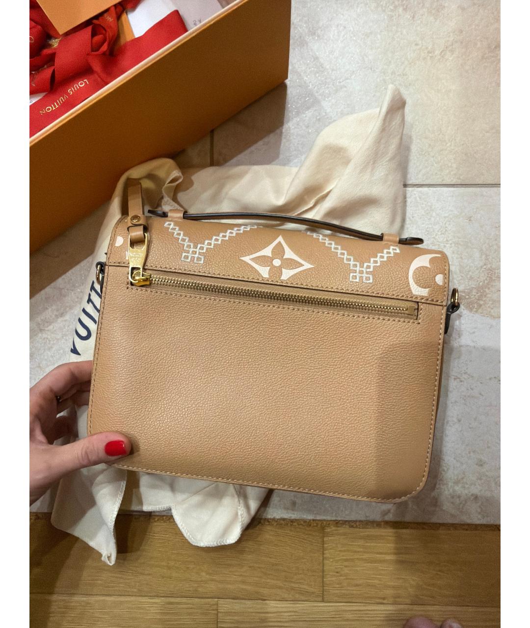 LOUIS VUITTON Бежевая кожаная сумка тоут, фото 3