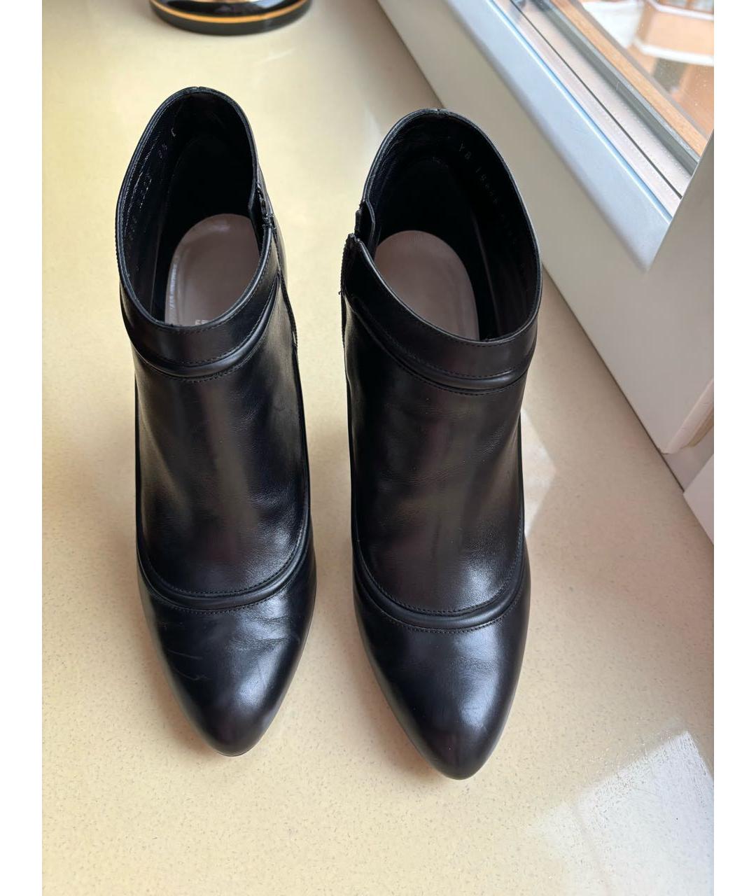 FERRAGAMO Черные кожаные ботильоны, фото 2