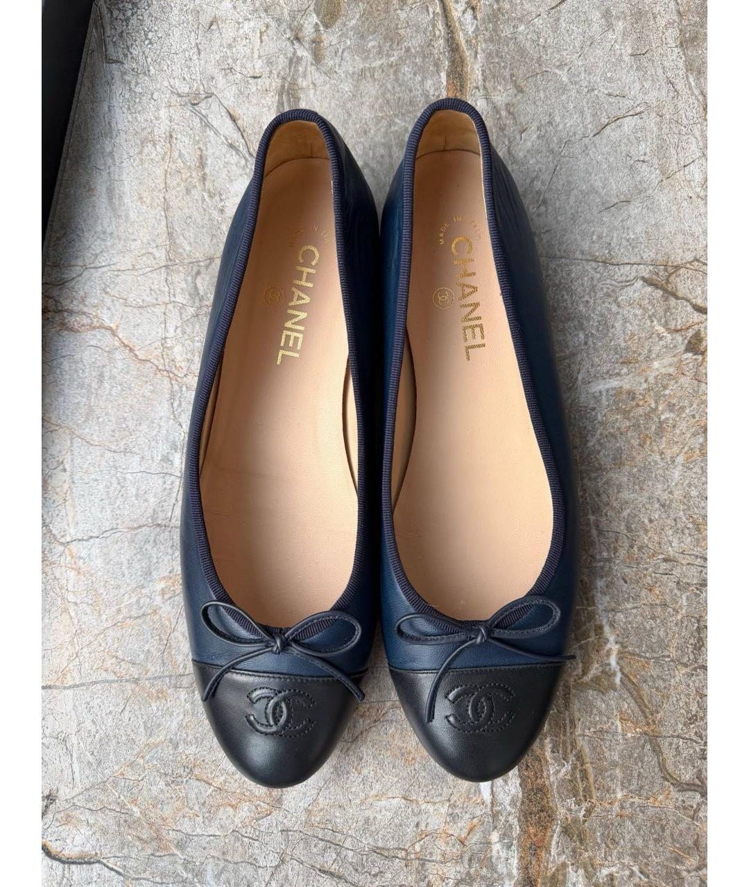 CHANEL Темно-синие кожаные балетки, фото 3