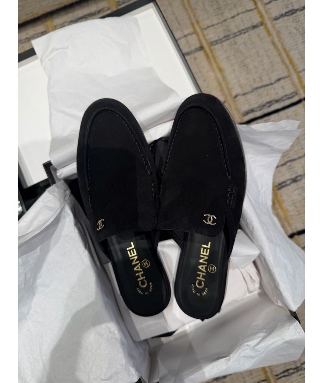 CHANEL Черные замшевые мюли, фото 2