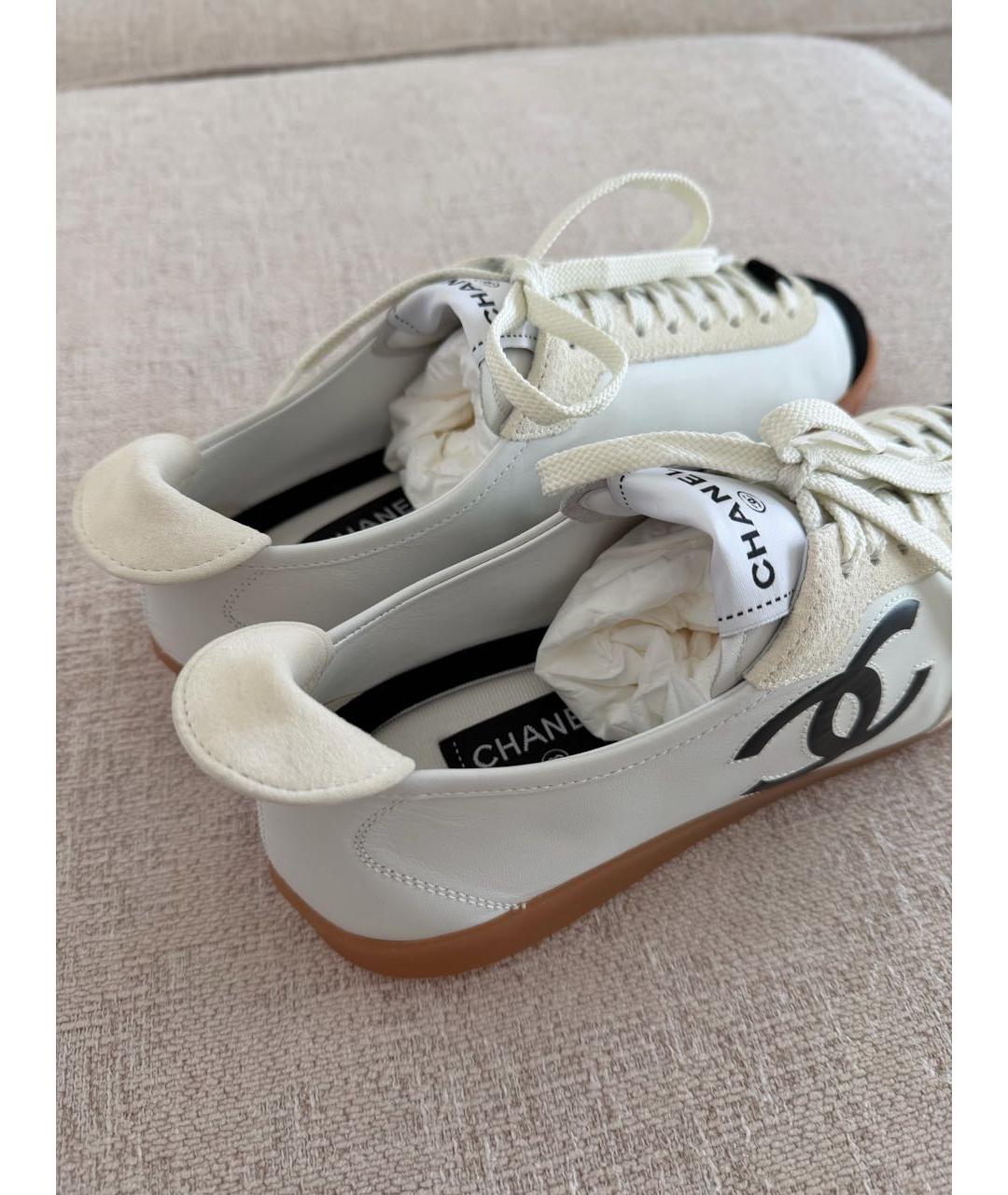 CHANEL Белые кожаные кеды, фото 2