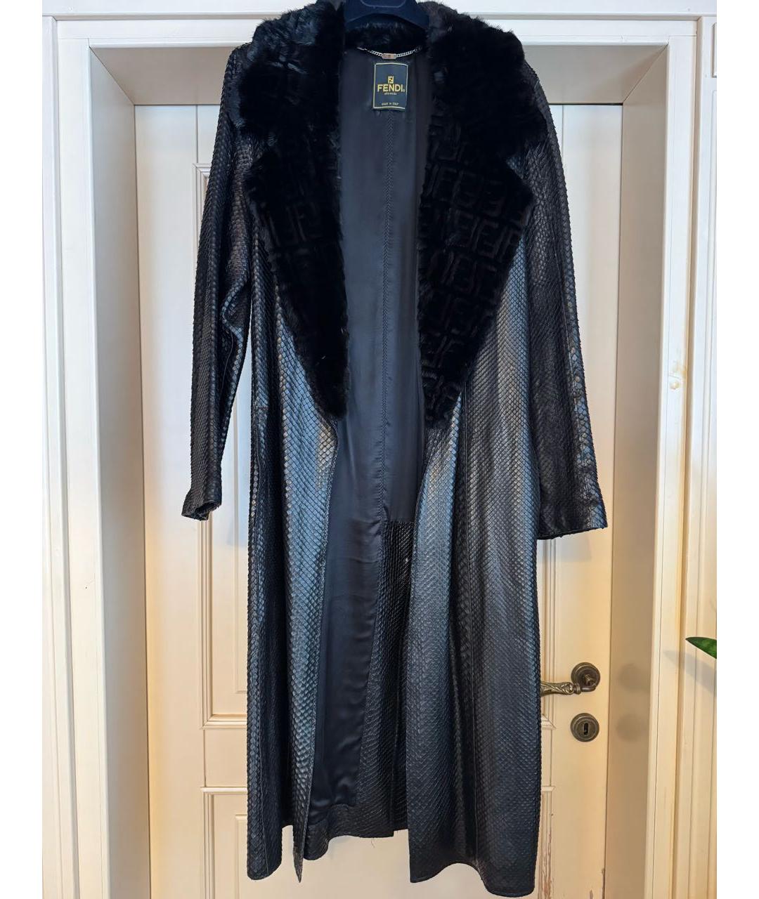 FENDI Черное пальто из экзотической кожи, фото 3