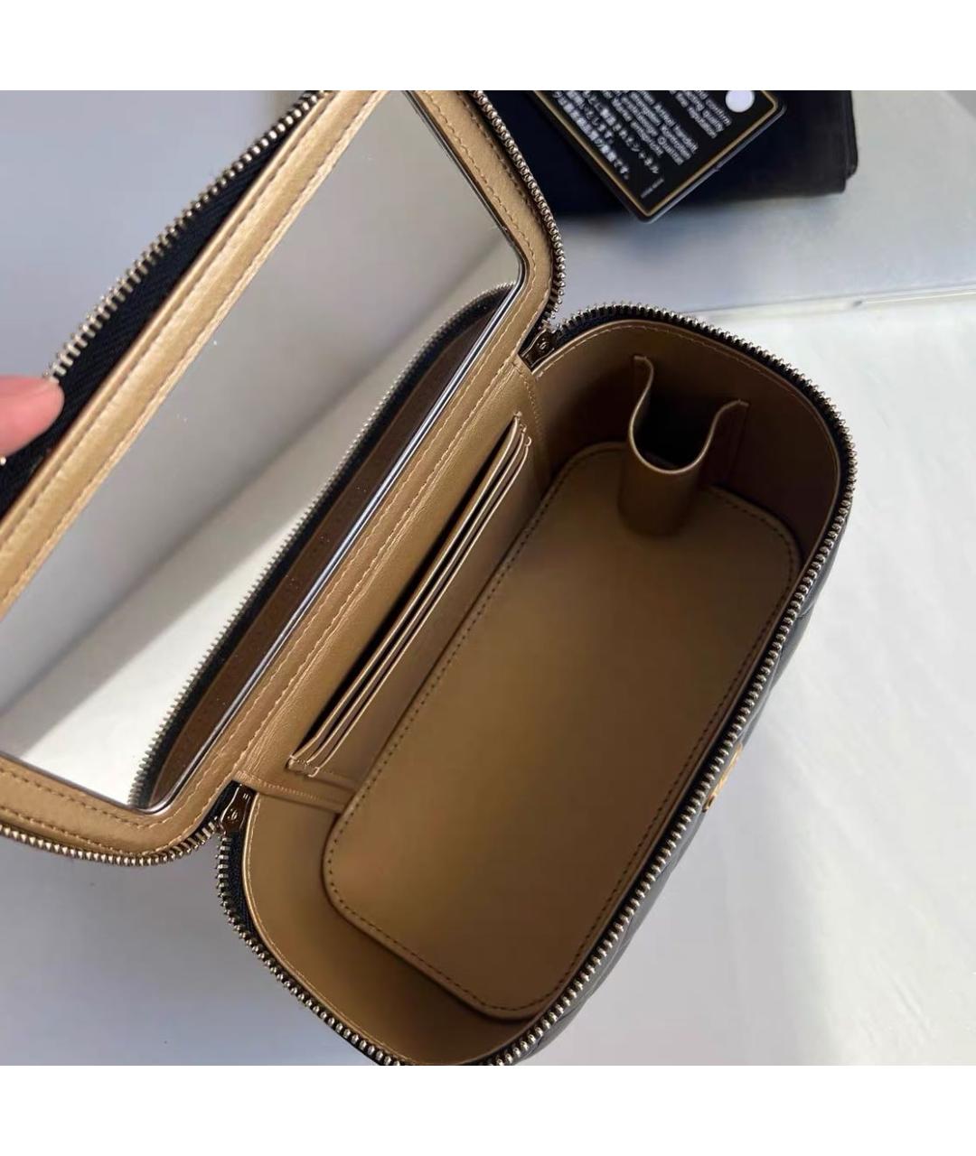 CHANEL Черная кожаная сумка через плечо, фото 7