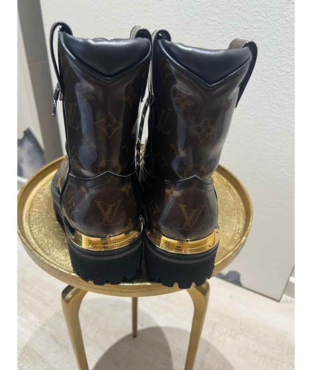 LOUIS VUITTON Коричневые ботинки из лакированной кожи, фото 3