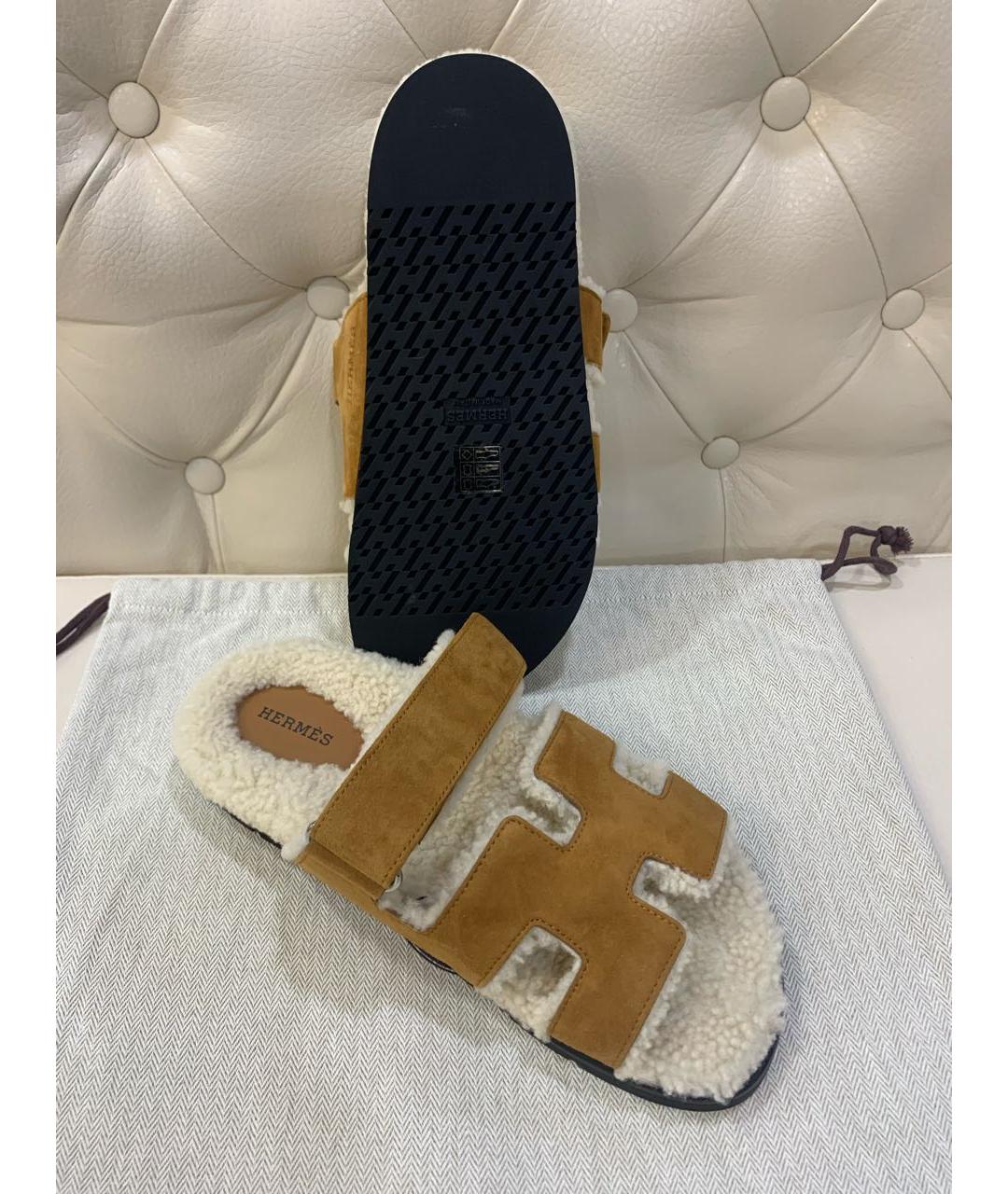 HERMES Горчичные замшевые шлепанцы, фото 9