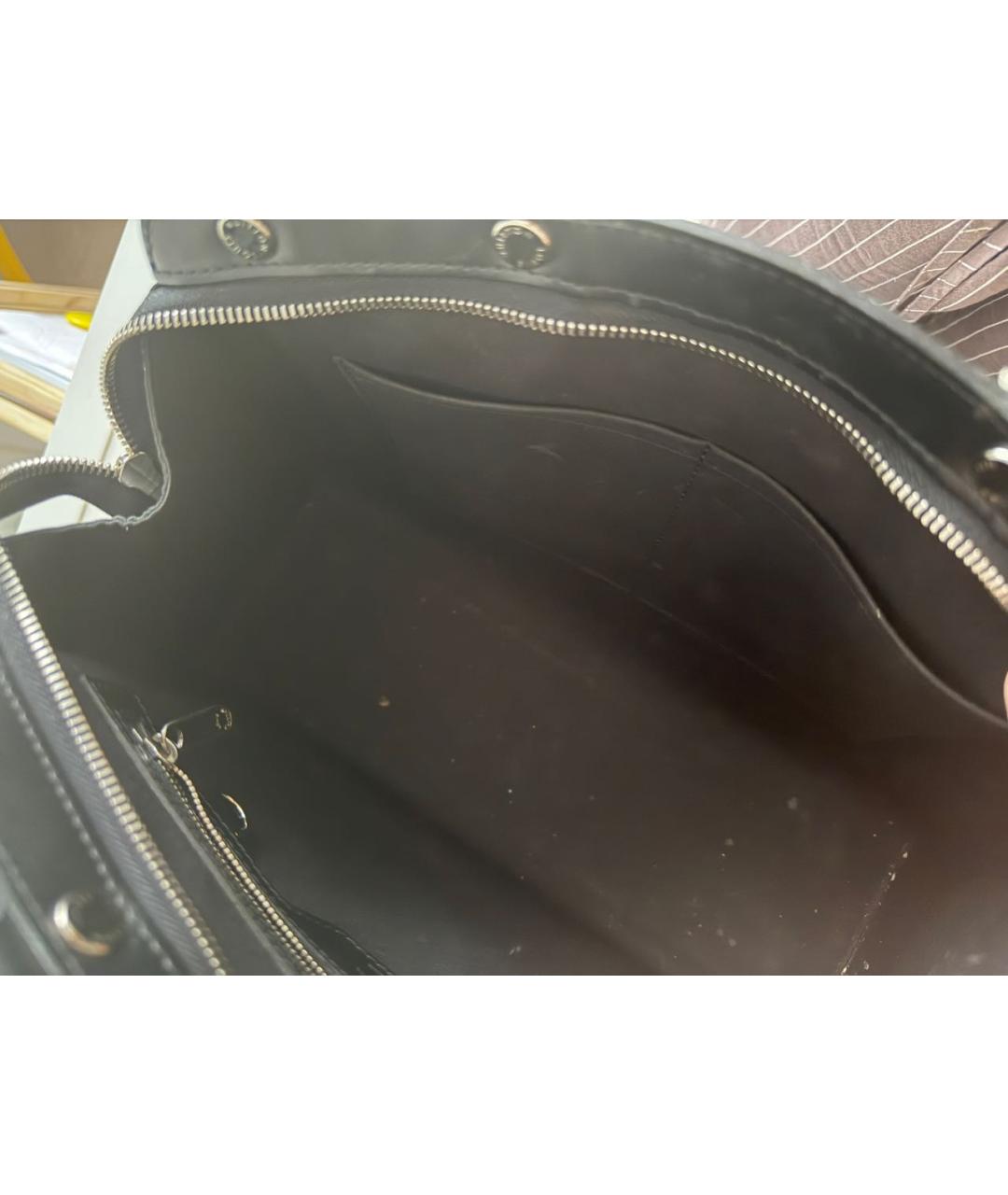 LOUIS VUITTON Черная кожаная сумка с короткими ручками, фото 4