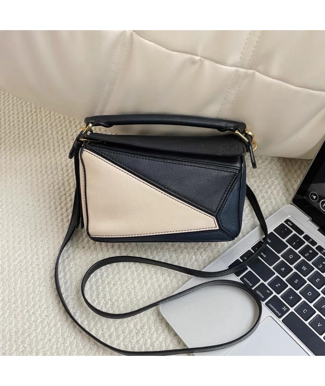 LOEWE Черная кожаная сумка с короткими ручками, фото 9