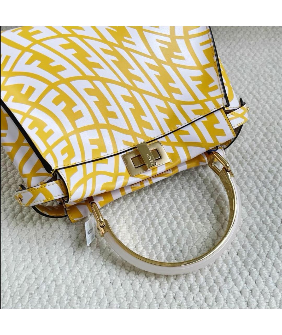 FENDI Желтая кожаная сумка с короткими ручками, фото 4