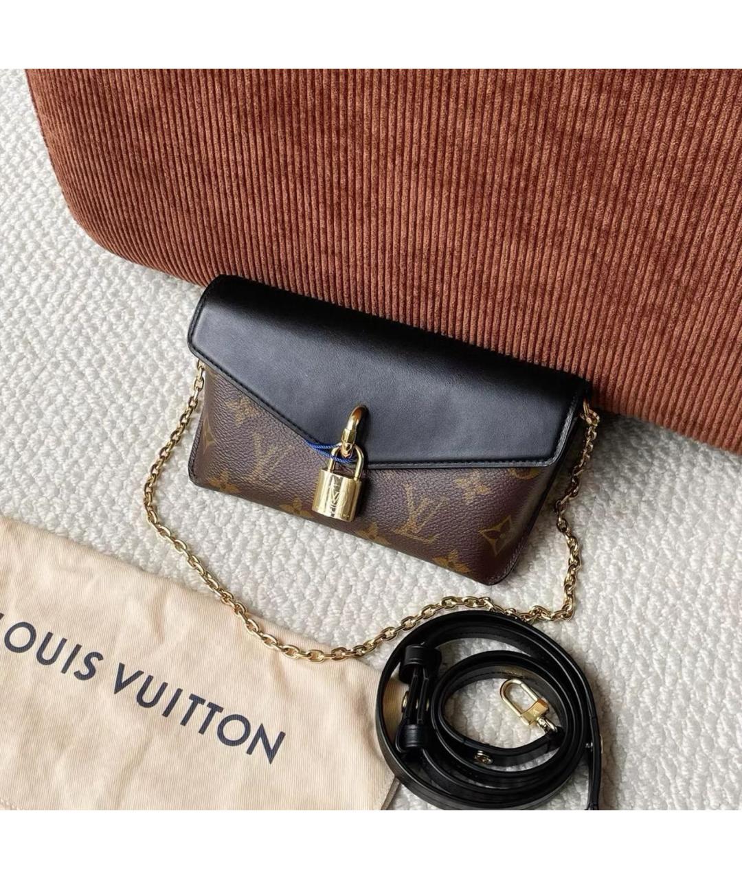 LOUIS VUITTON Черная кожаная сумка через плечо, фото 9