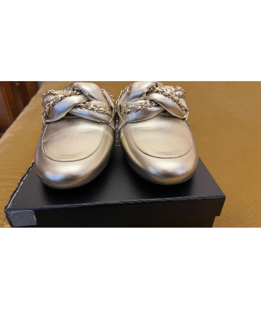 CHANEL Золотые кожаные сабо, фото 6