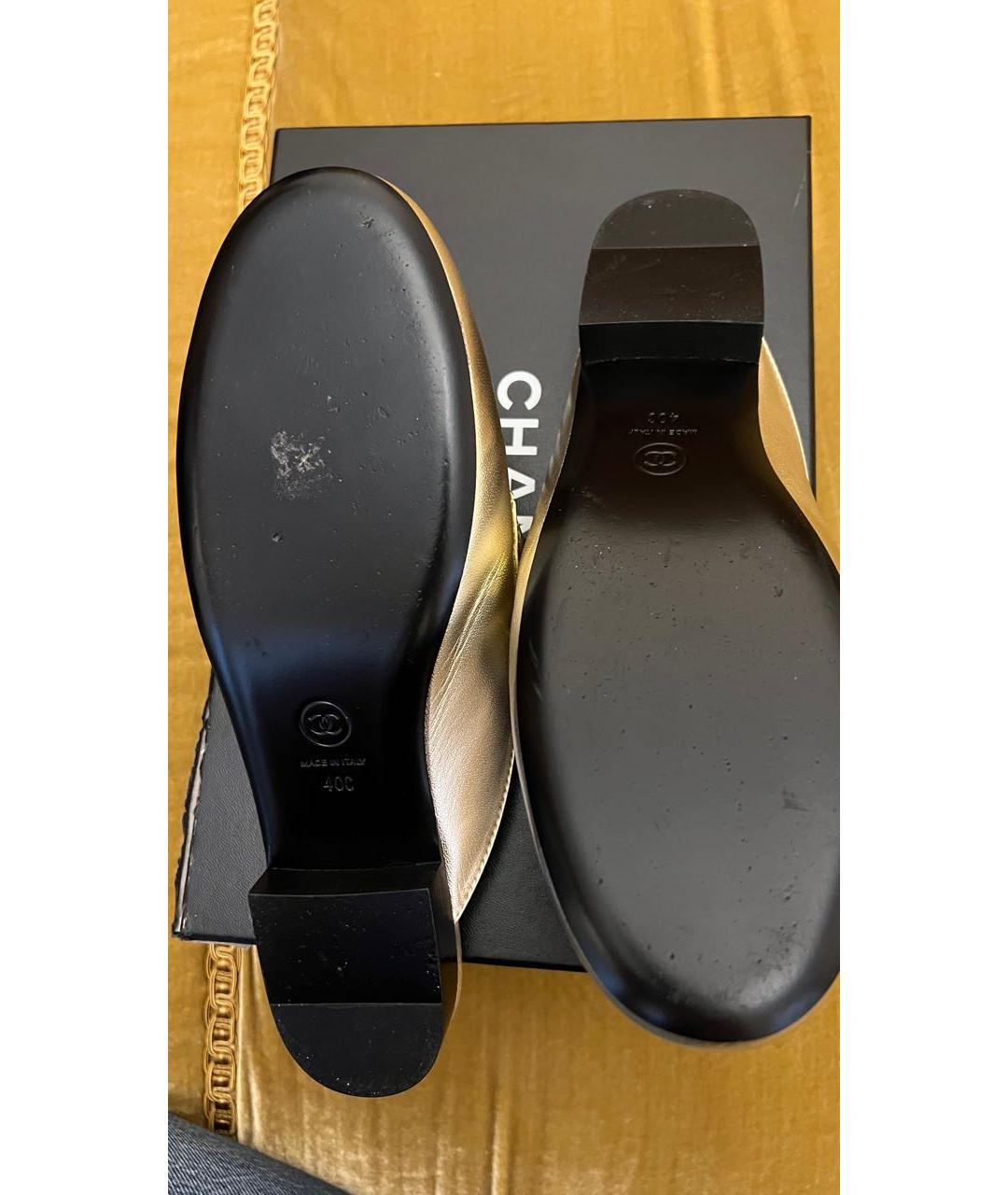 CHANEL Золотые кожаные сабо, фото 5